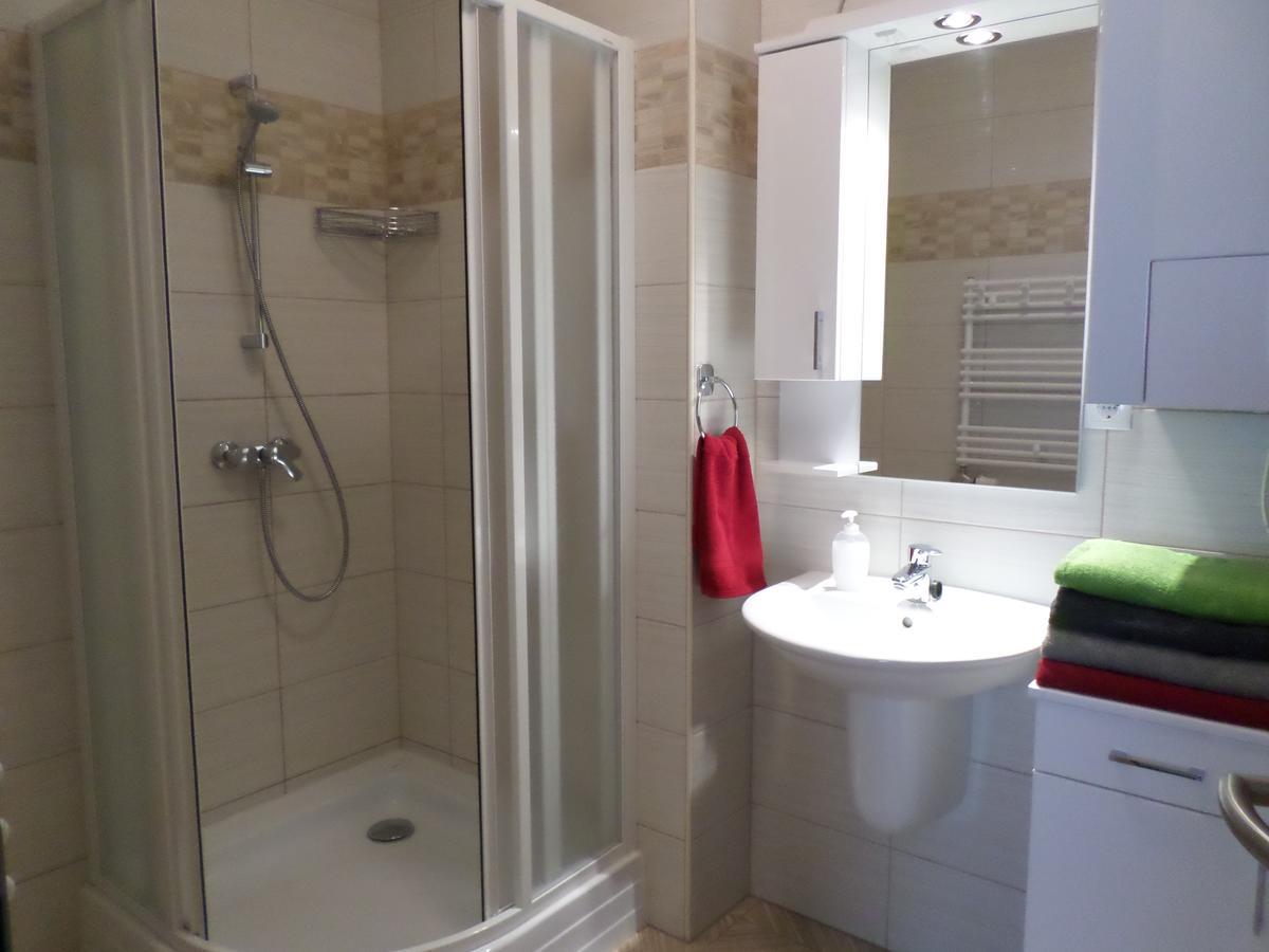 Lakoparki Apartman Веспрем Экстерьер фото